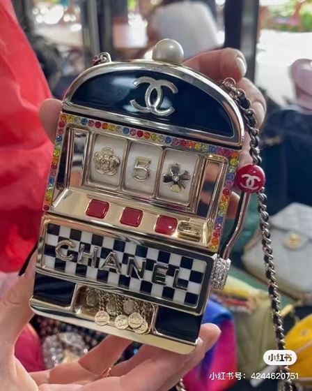 Slot Machine Minaudiere Black, Gold, White & Red – CB025