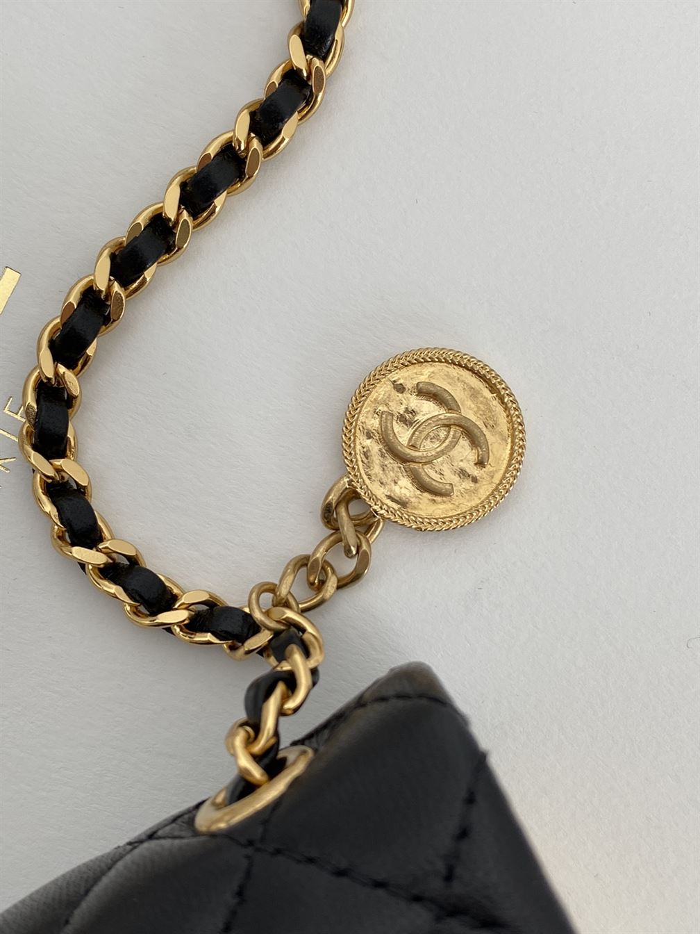 Small Evening Bag Lambskin & Gold Metal Black & Gold – CB022