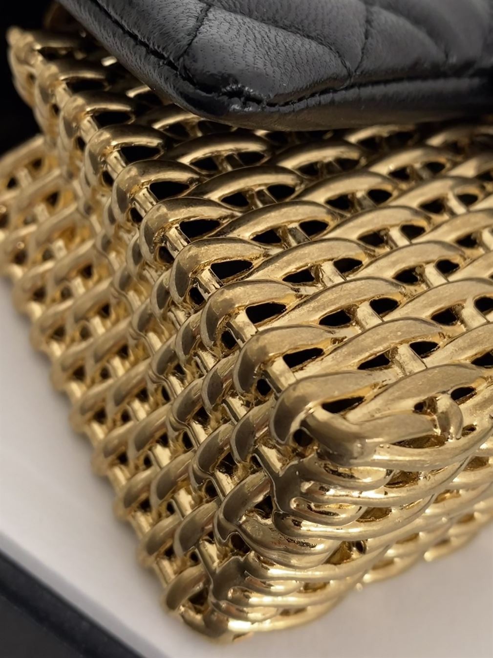 Small Evening Bag Lambskin & Gold Metal Black & Gold – CB022