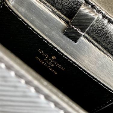 Twist MM handbag Black Epi grained leather – LB042