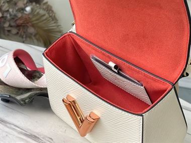 Twist PM handbag Quartz White Epi grained leather – LB041