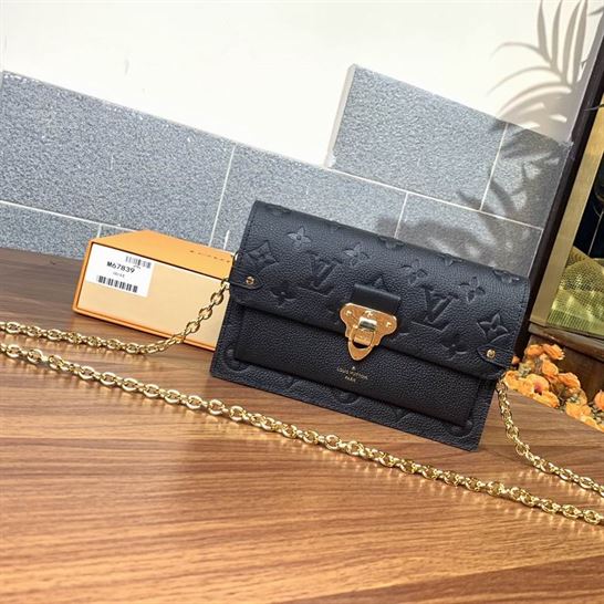 Vavin Chain Wallet Black Embossed cowhide leather – LB044