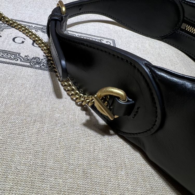 GG Marmont half-moon-shaped mini bag Black leather – GB115