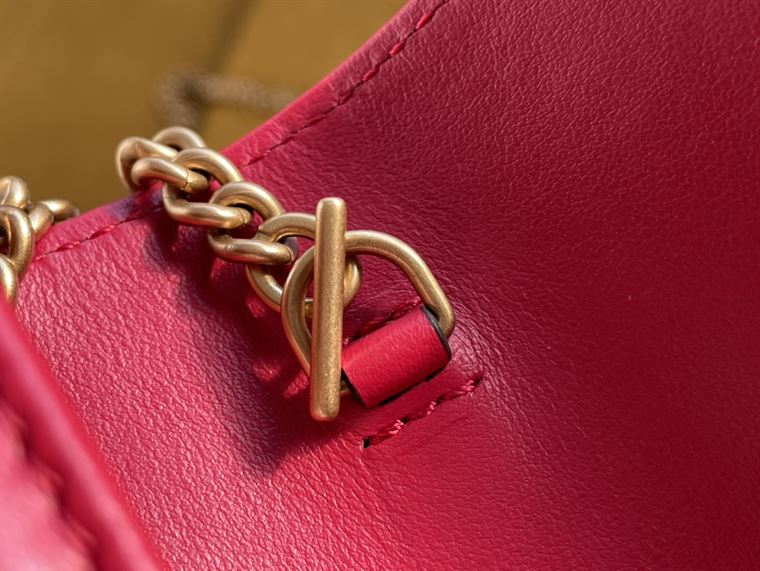 GG Marmont leather super mini bag Hibiscus red leather – GB160