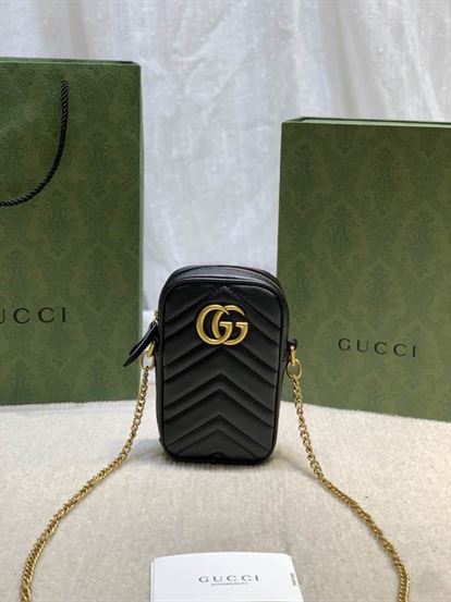 GG Marmont mini bag Black matelassé chevron leather – GB159