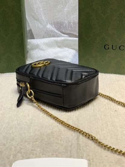 GG Marmont mini bag Black matelassé chevron leather – GB159