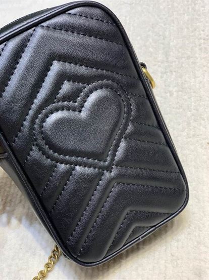 GG Marmont mini bag Black matelassé chevron leather – GB159