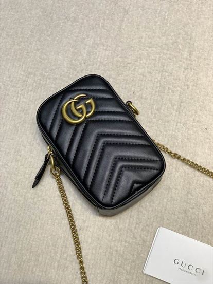 GG Marmont mini bag Black matelassé chevron leather – GB159