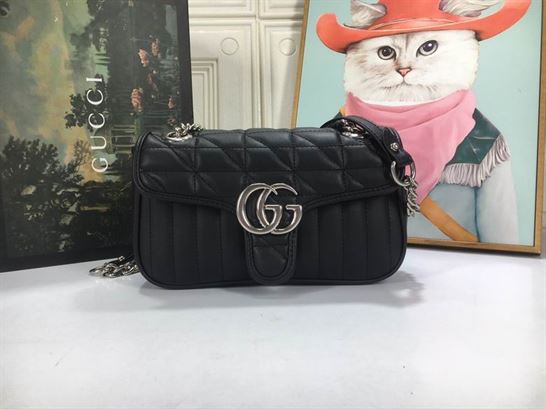 GG Marmont small shoulder bag Black matelassé leather – GB150