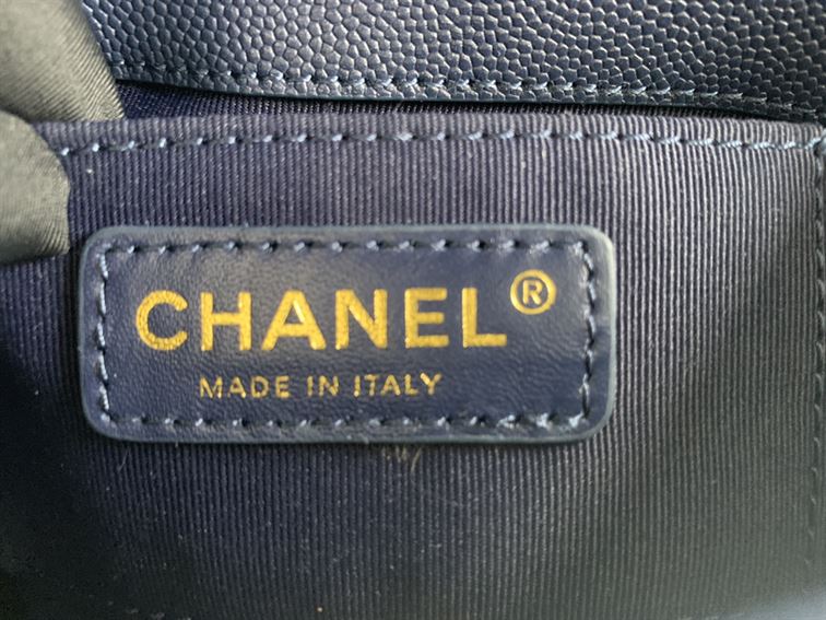 Chanel Mini Flap Bag Navy Blue Shiny Calfskin Gold-Tone Metal – CB044