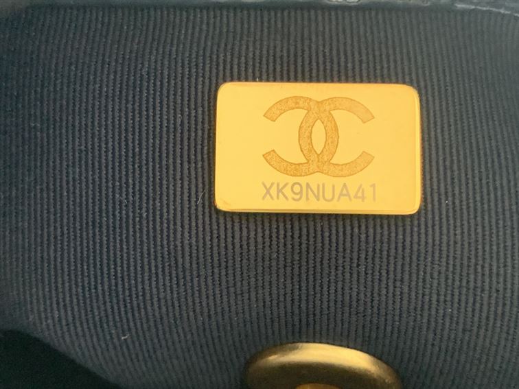 Chanel Mini Flap Bag Navy Blue Shiny Calfskin Gold-Tone Metal – CB044