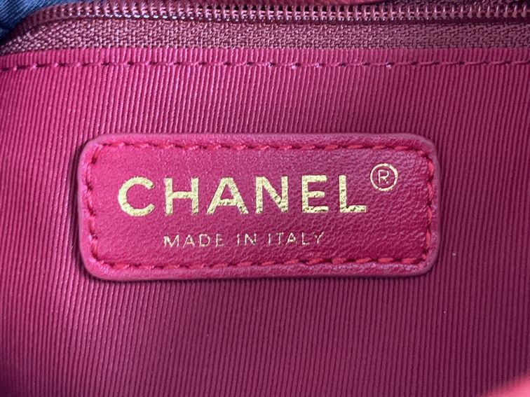 Chanel Mini Flap Bag Red Shiny Calfskin Gold-Tone Metal – CB045
