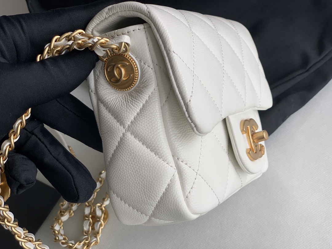 Chanel Mini Flap Bag White Shiny Calfskin Gold-Tone Metal – CB047