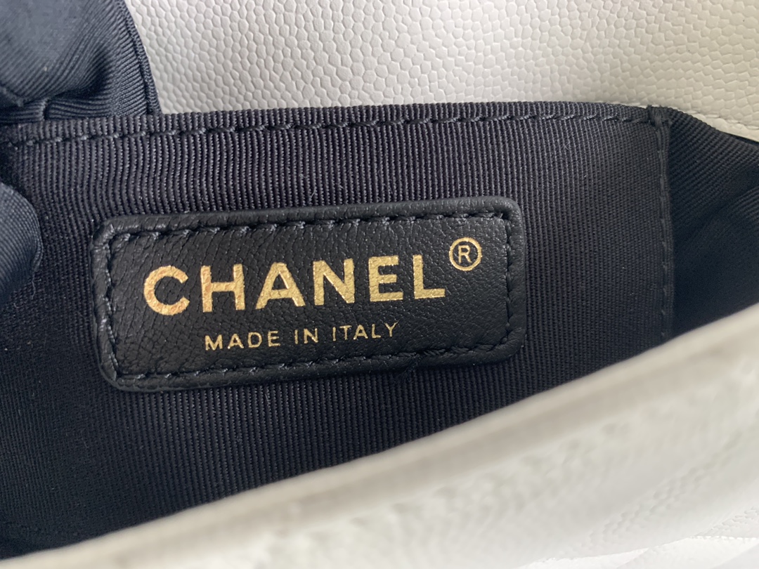 Chanel Mini Flap Bag White Shiny Calfskin Gold-Tone Metal – CB047