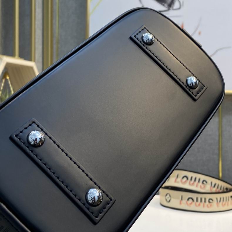 Louis Vuitton Alma BB Black Epi grained leather – LB082