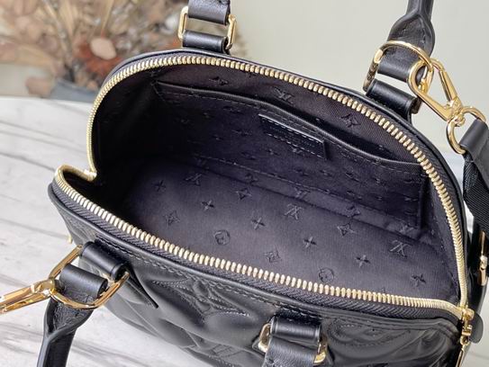 Louis Vuitton Alma BB Black Quilted embroidered smooth calf leather – LB078