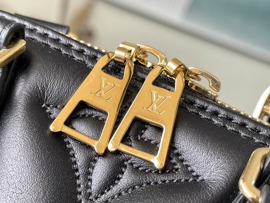 Louis Vuitton Alma BB Black Quilted embroidered smooth calf leather – LB078