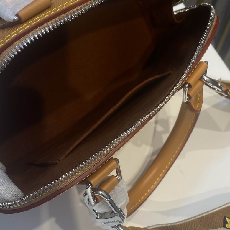 Louis Vuitton Alma BB Honey Gold Epi grained leather – LB083