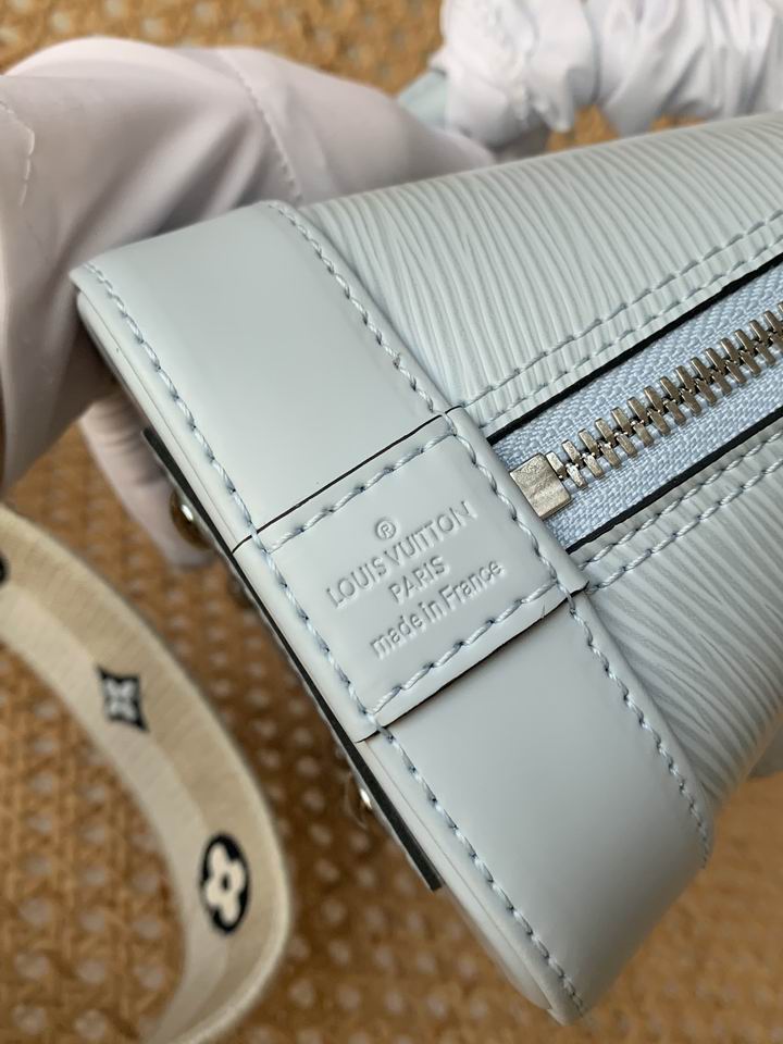 Louis Vuitton Alma BB Bleu Nuage Epi grained leather – LB084