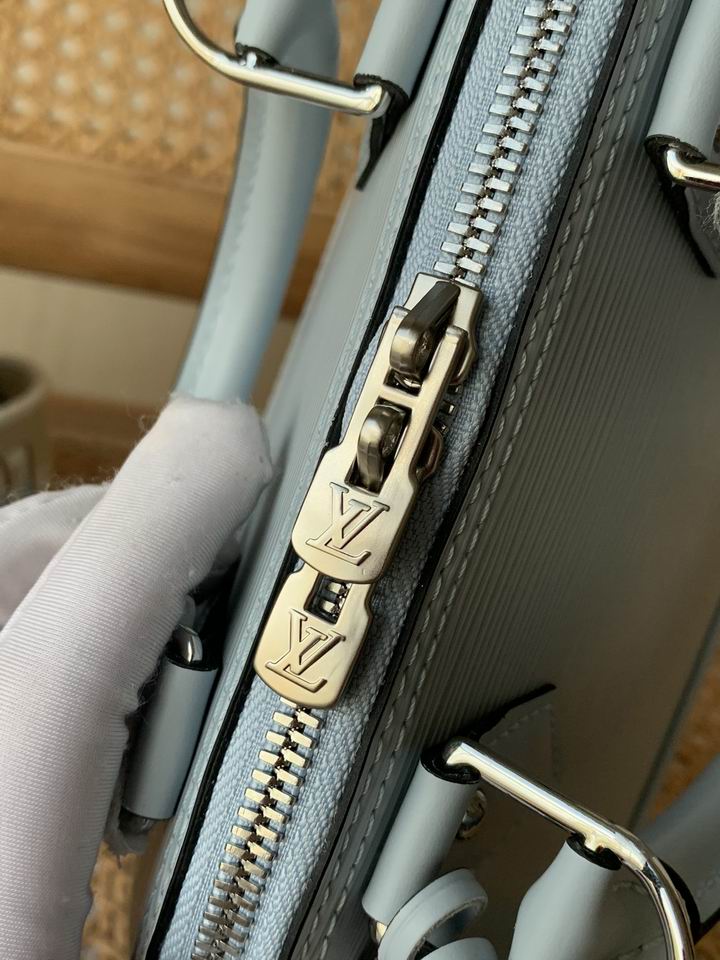 Louis Vuitton Alma BB Bleu Nuage Epi grained leather – LB084