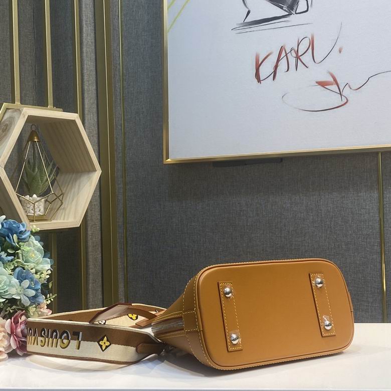Louis Vuitton Alma BB Honey Gold Epi grained leather – LB083