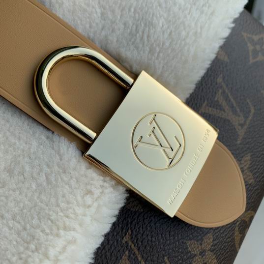 Louis Vuitton Locky BB Monogram canvas shearling – LB073