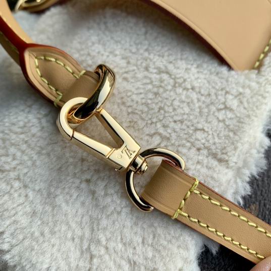 Louis Vuitton Locky BB Monogram canvas shearling – LB073