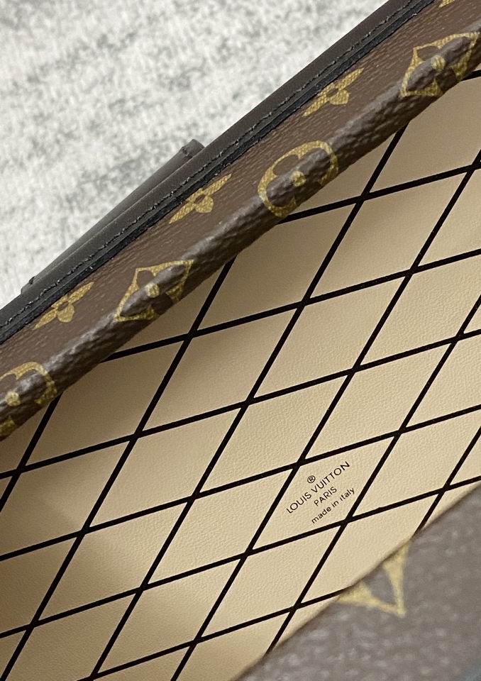 Louis Vuitton Petite Malle Monogram Canvas Trunk Bag – LB098