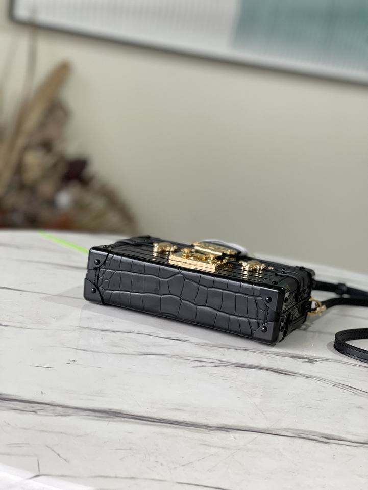 Petite Malle Black Brilliant Alligator leather – LB105
