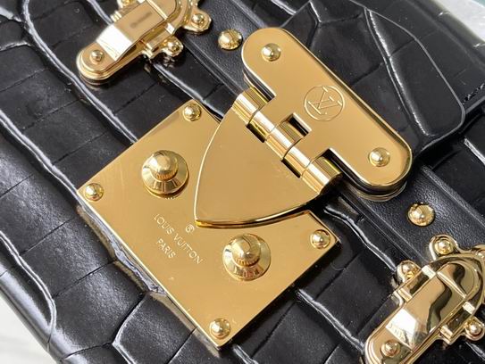 Petite Malle Black Brilliant Alligator leather – LB105