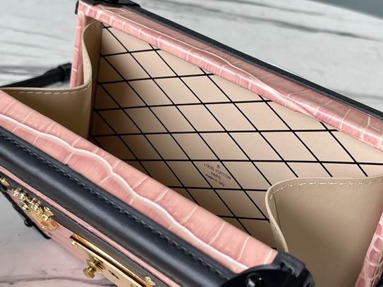Petite Malle Rose Tourmaline Pink Brilliant Alligator leather – LB104