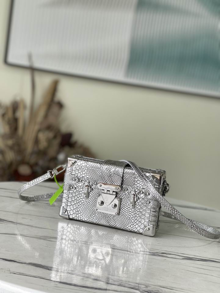 Petite Malle Silver Metallise Froisse Brilliant Alligator leather – LB102