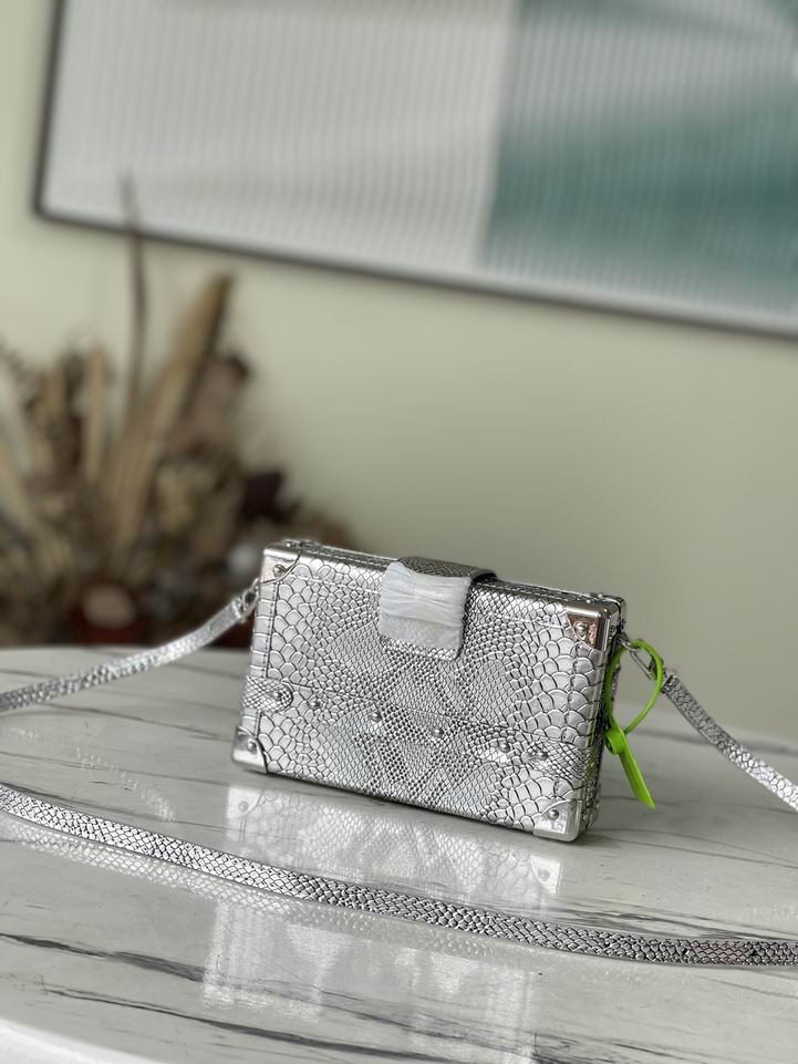 Petite Malle Silver Metallise Froisse Brilliant Alligator leather – LB102