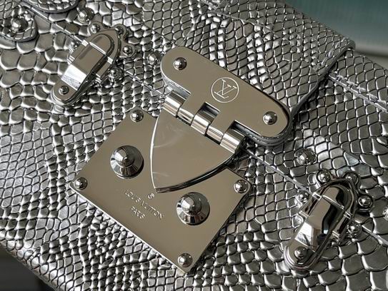 Petite Malle Silver Metallise Froisse Brilliant Alligator leather – LB102