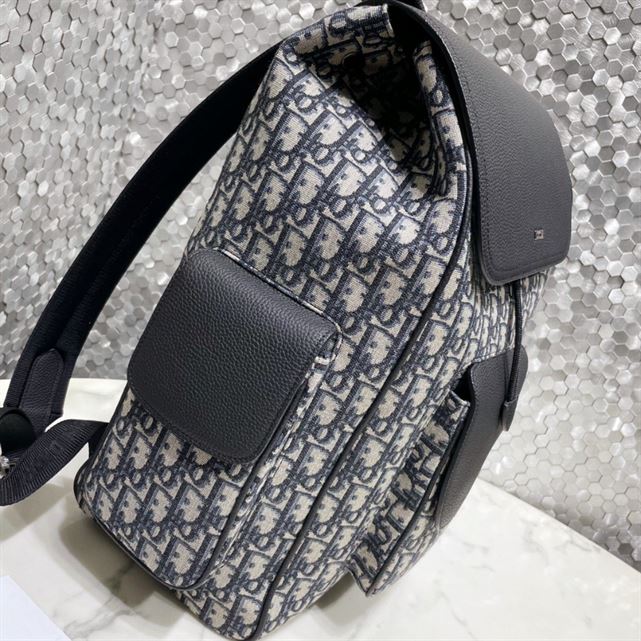 Saddle Backpack Beige and Black Grained Calfskin – DB091
