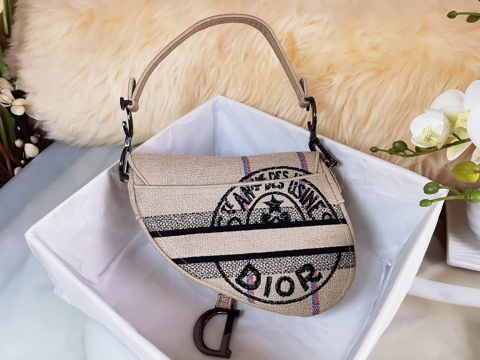 Saddle Bag Beige Jute Canvas Embroidered with Dior Union Motif – DB081