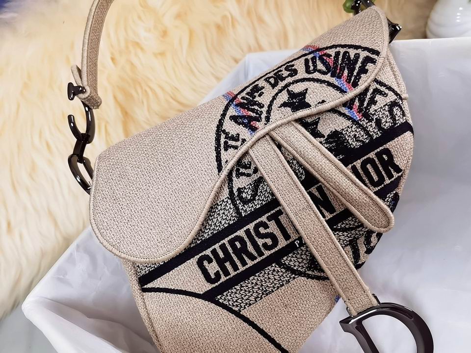 Saddle Bag Beige Jute Canvas Embroidered with Dior Union Motif – DB081