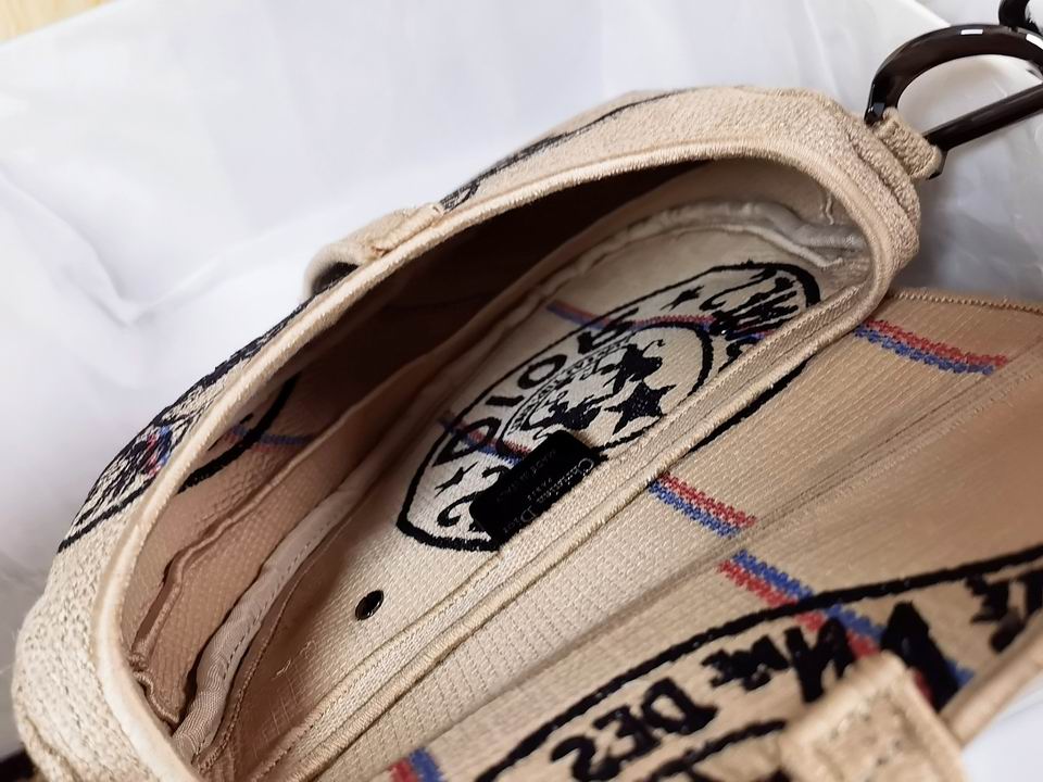 Saddle Bag Beige Jute Canvas Embroidered with Dior Union Motif – DB081