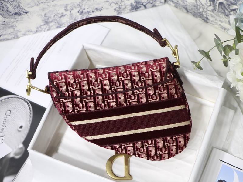 Saddle Bag Burgundy Dior Oblique Embroidered Velvet – DB077