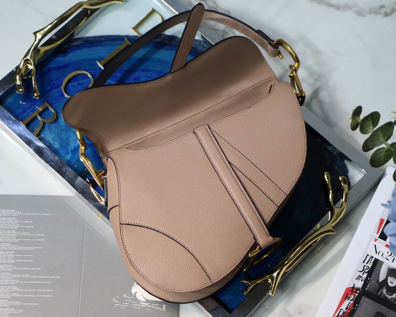 Saddle Bag With Strap Hazelnut Grained Calfskin – DB071