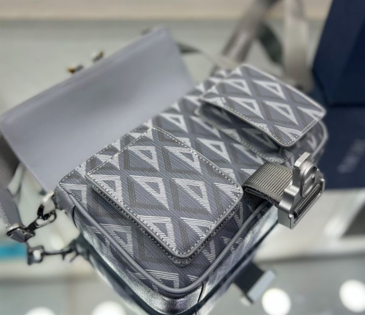 Dior Hit The Road Bag With Strap – DB103