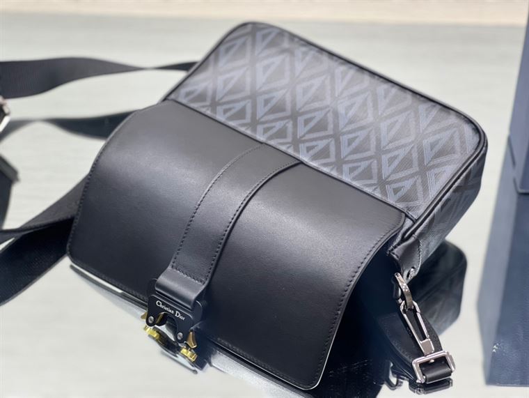 Dior Hit The Road Bag With Strap – DB104