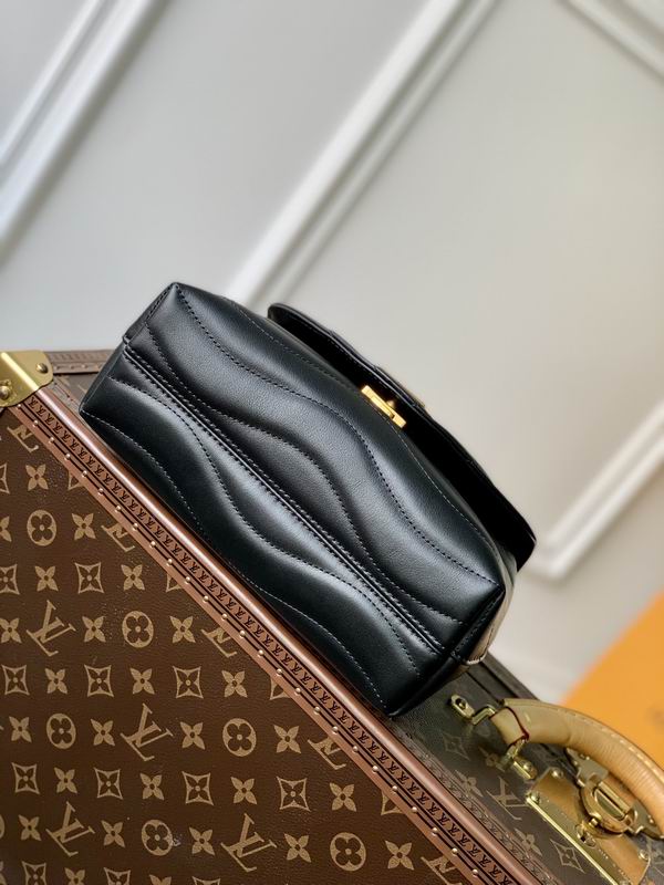 Hold Me Top-handle Bag Black – LB132