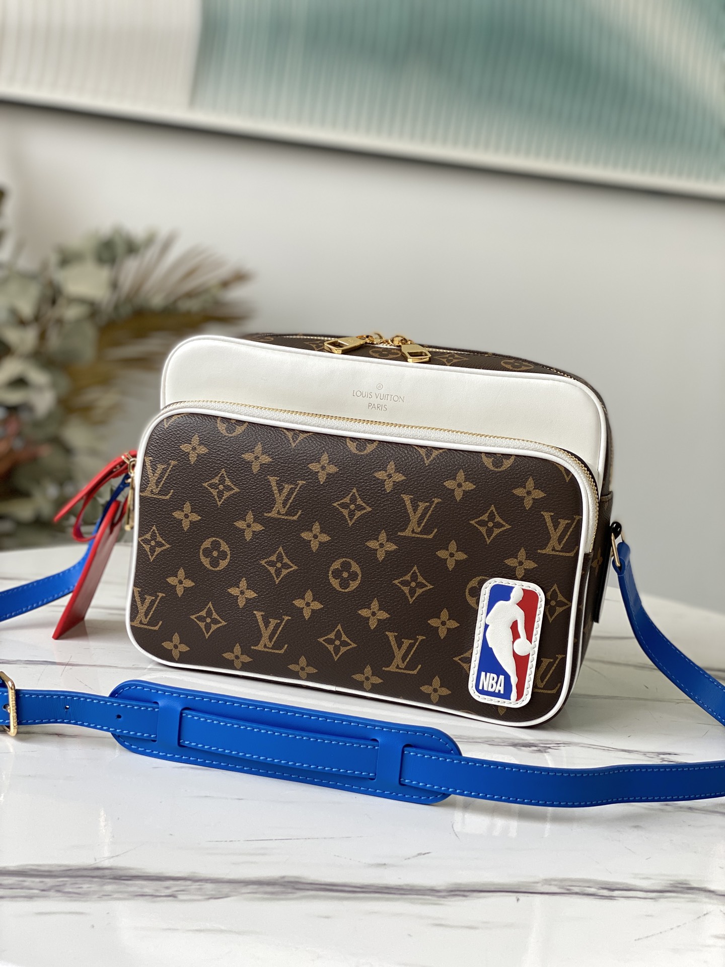 LV x NBA Nil Messenger Bag Brown Monogram Antarctica Canvas – LB144