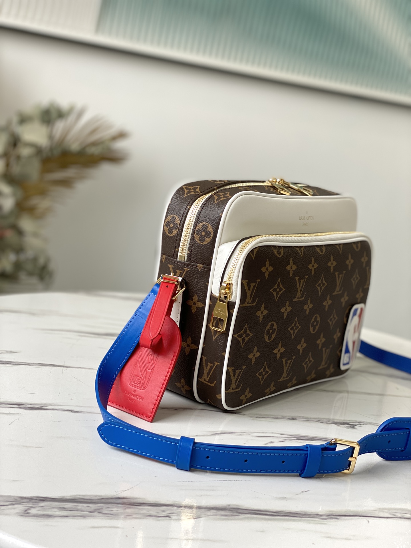 LV x NBA Nil Messenger Bag Brown Monogram Antarctica Canvas – LB144
