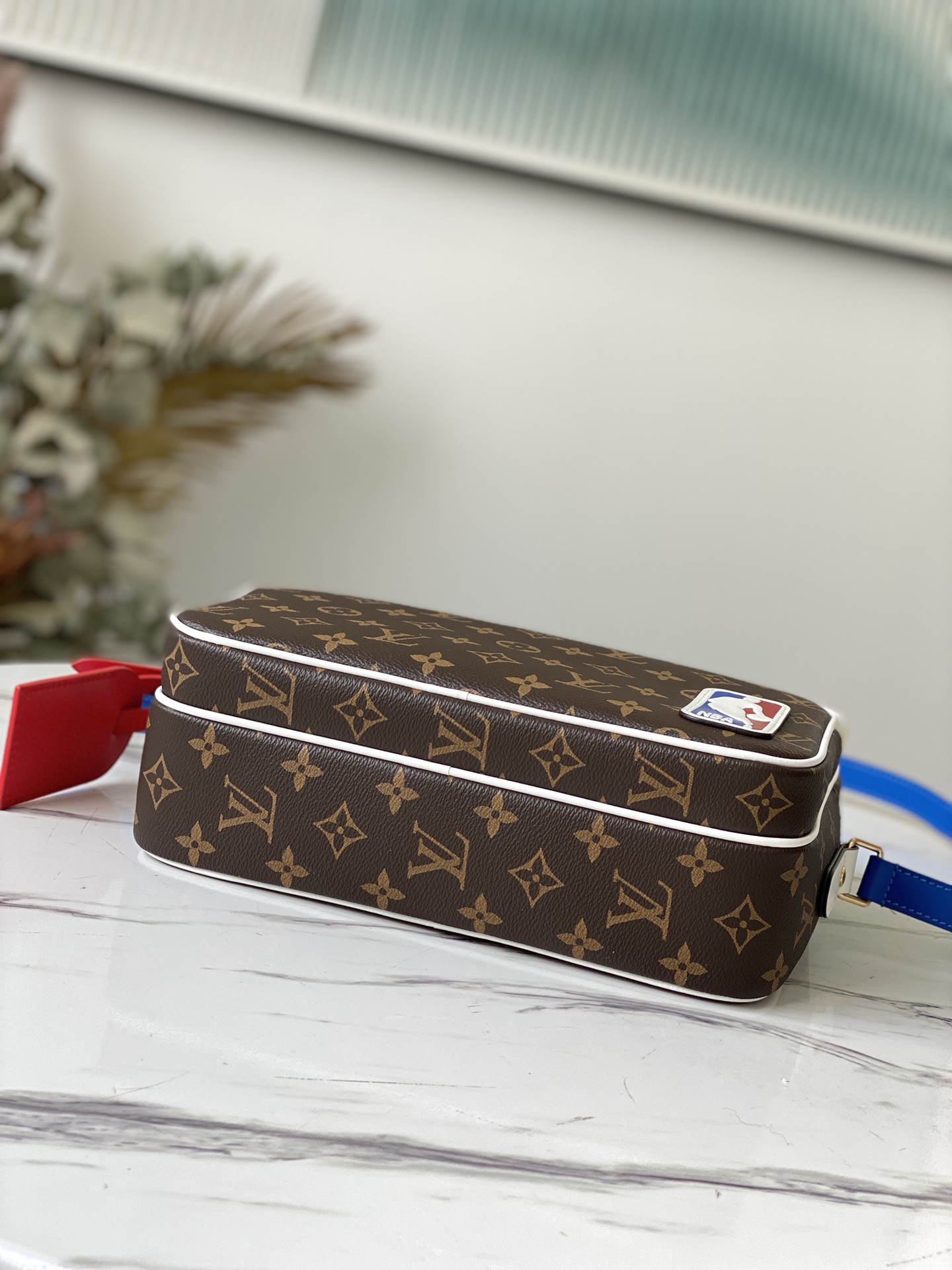 LV x NBA Nil Messenger Bag Brown Monogram Antarctica Canvas – LB144
