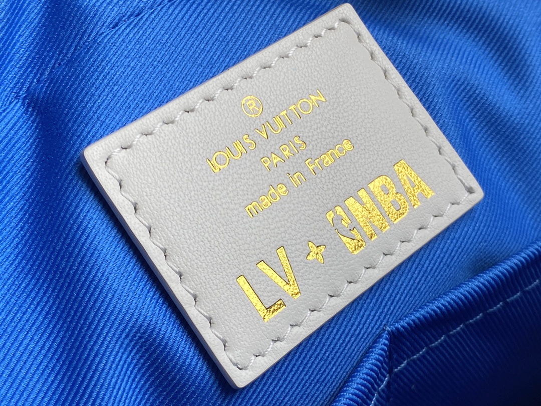 LV x NBA Nil Messenger Bag Monogram Antarctica Canvas – LB143