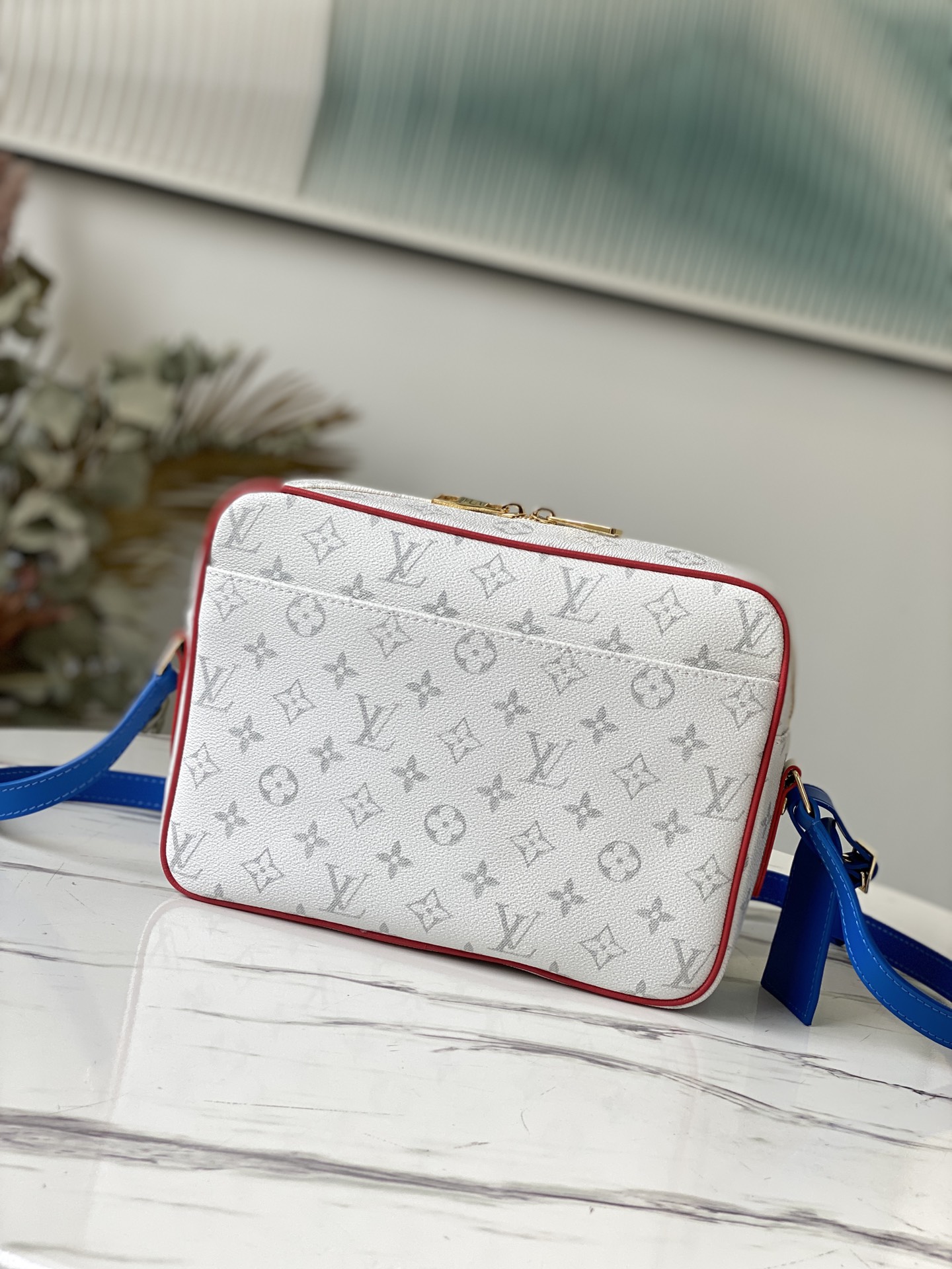 LV x NBA Nil Messenger Bag Monogram Antarctica Canvas – LB143