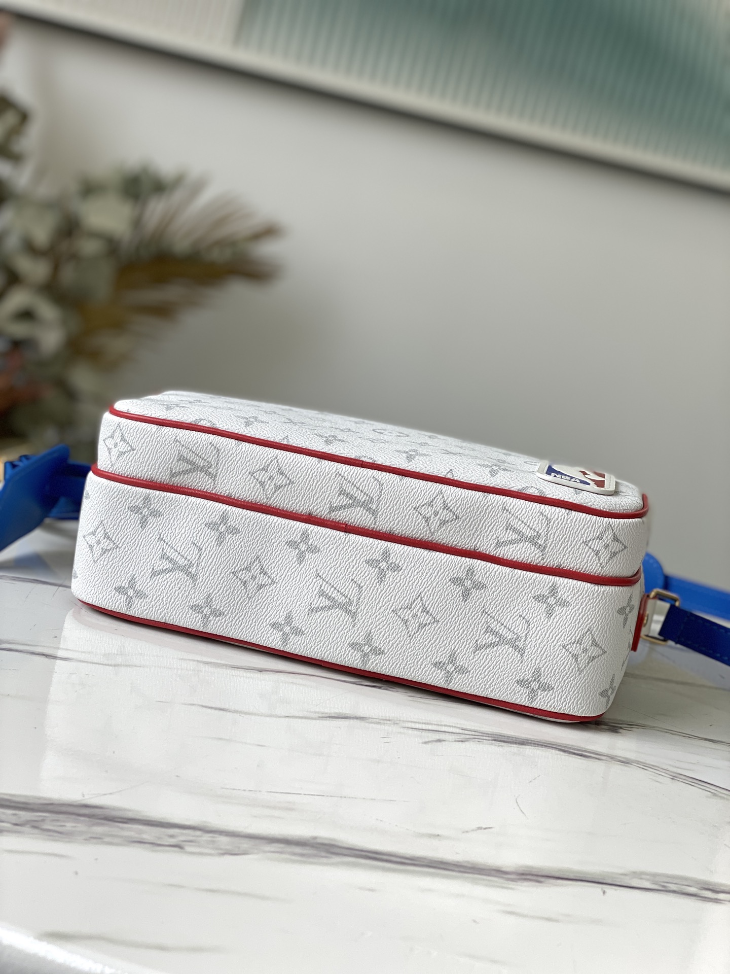 LV x NBA Nil Messenger Bag Monogram Antarctica Canvas – LB143