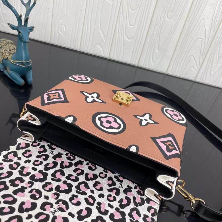 Metis Pochette Monogram Giant Wild At Heart – LB137